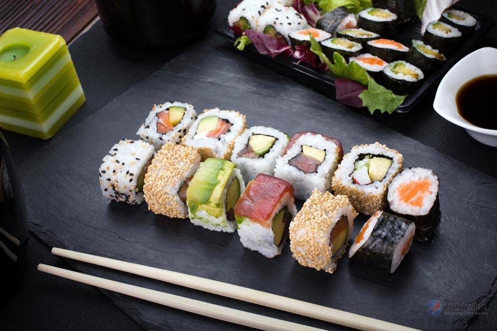 阿婆韩国寿司加盟品牌帮扶健全获得巨大顾客群！