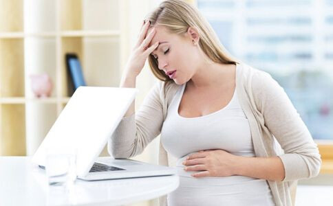 孕期情绪波动大胎儿会畸形吗(怀孕的期间生气会不会导致婴儿畸形)