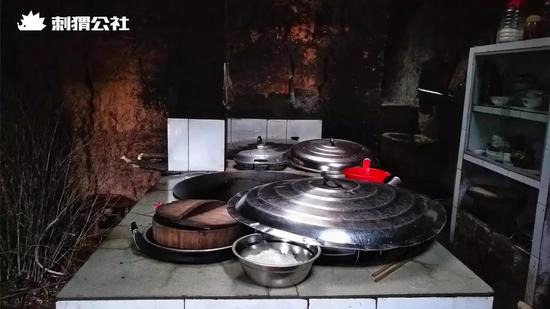 王荣琪家里的厨房器具 拍摄/石灿