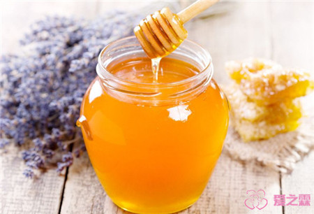 吃蜂蜜的作用与功效(与蜂蜜相克的食物)