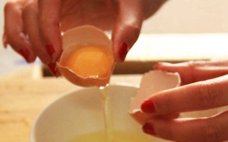 用鸡蛋洗头发有什么效果